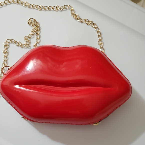 Lips purse bag vegan leather Valentine’s Day gift NEW Red lips kiss gold red - Picture 5 of 15